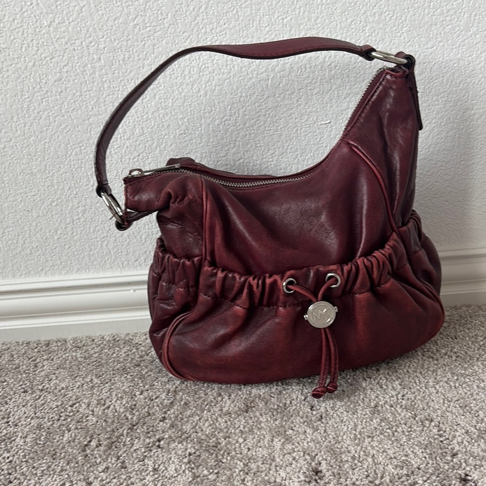 Micheal Kors Vintage Elegant Burgundy Leather Shoulder Bag